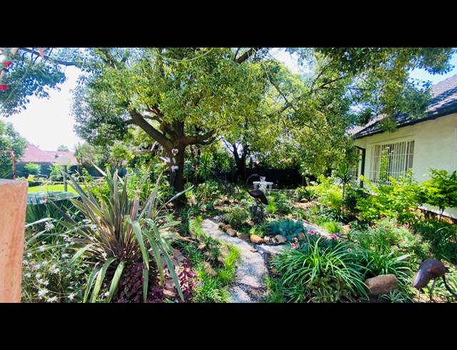 4 BEDROOM FREEHOLD FOR SALE IN ALBERANTE